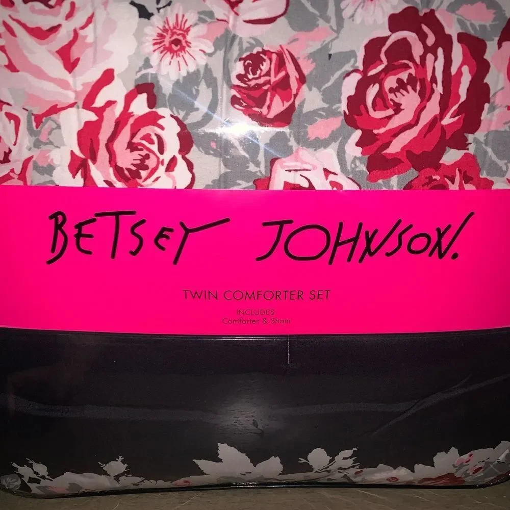 Brand New Black Rose Betsey Johnson Comforter Set